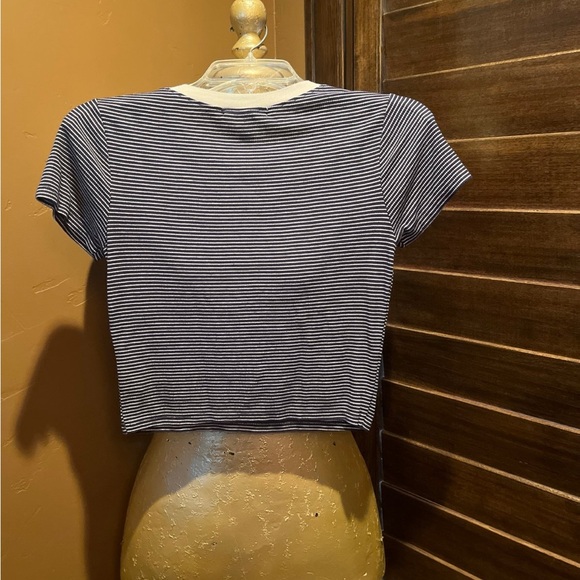 Forever 21 tee with pineapple - Picture 4 of 4